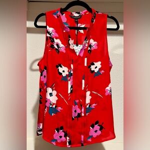 41 HAWTHORN Stitch Fix Red Floral Breyson Pleat Detail Blouse Women's Large